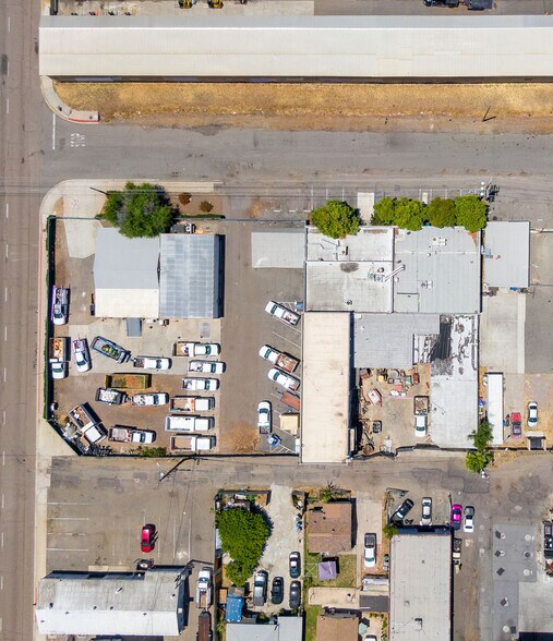 529 W 4th Ave, Escondido, CA à louer - Photo du bâtiment - Image 3 de 7