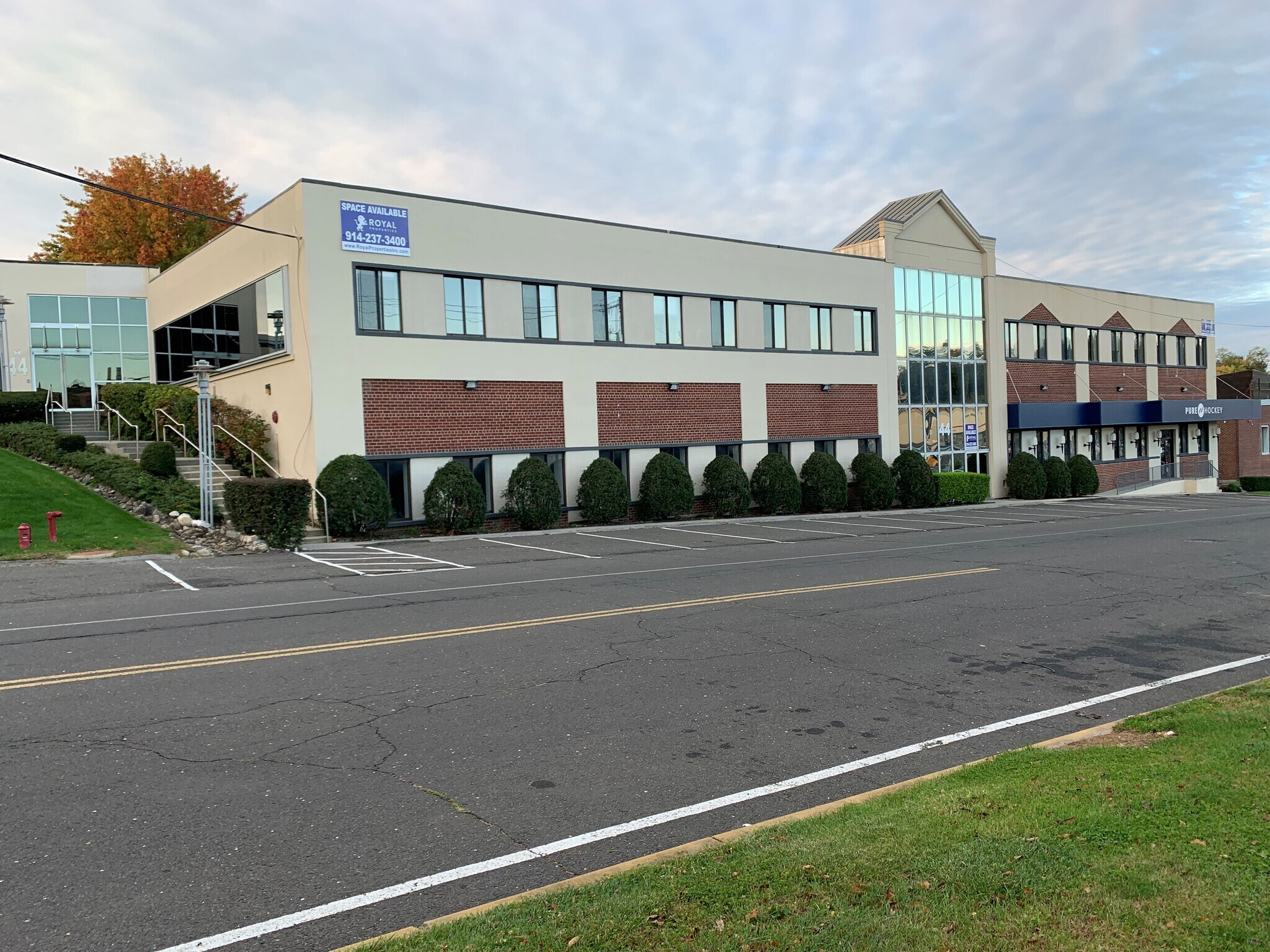 44 Commerce Rd, Stamford, CT à louer Photo principale- Image 1 de 6