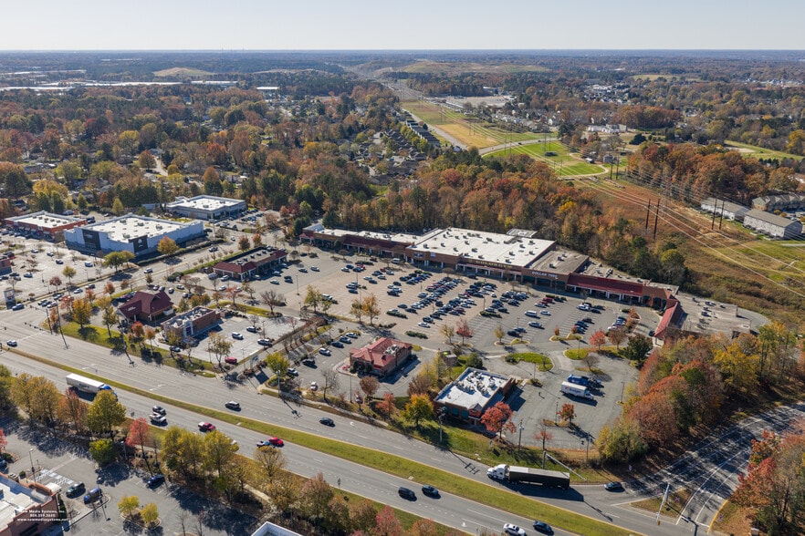 4330-4368 S Laburnum Ave, Richmond, VA à louer - Photo du bâtiment - Image 2 de 10