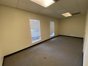3875 Taylor Rd, Loomis, CA for lease Interior Photo- Image 2 of 7