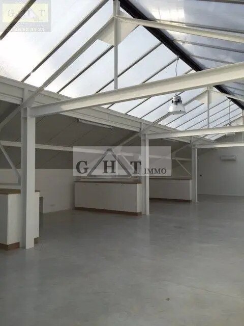 Industrial in Saint-Maur-des-Fossés for sale Building Photo- Image 1 of 4