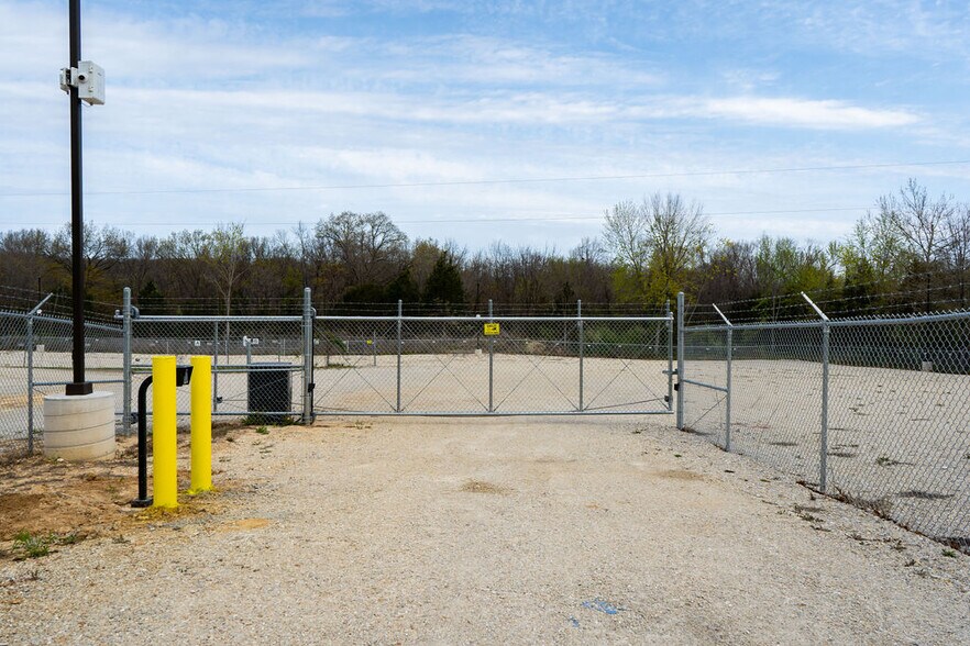 4687 US 50, Leslie, MO for lease - Primary Photo - Image 1 of 20