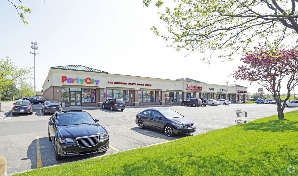 12170-12220 Hall Rd, Sterling Heights, MI for lease - Building Photo - Image 1 of 7