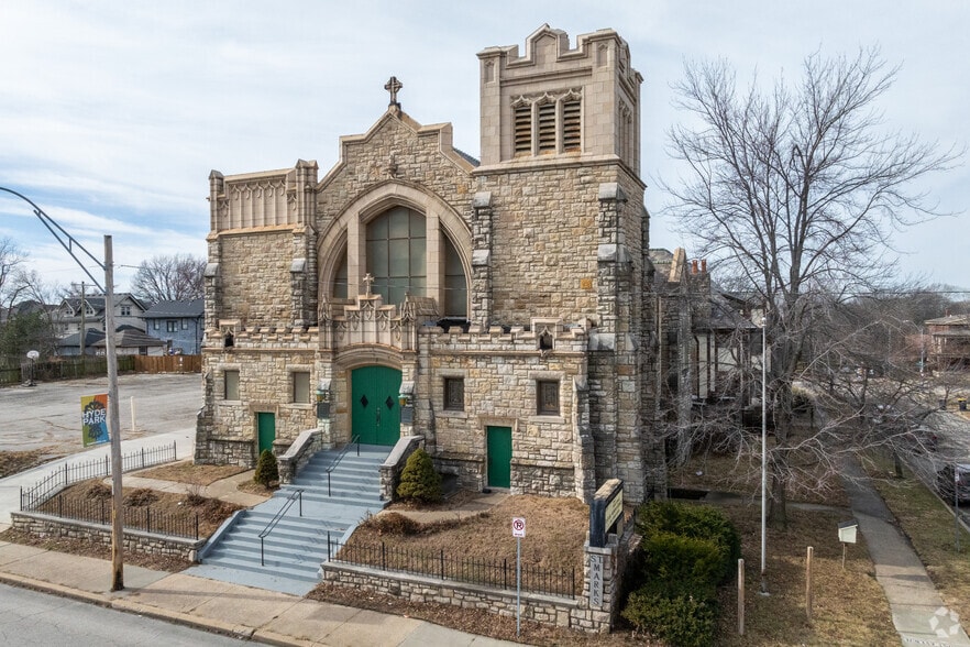 3800 Troost Ave, Kansas City, MO à vendre - Photo du bâtiment - Image 3 de 4