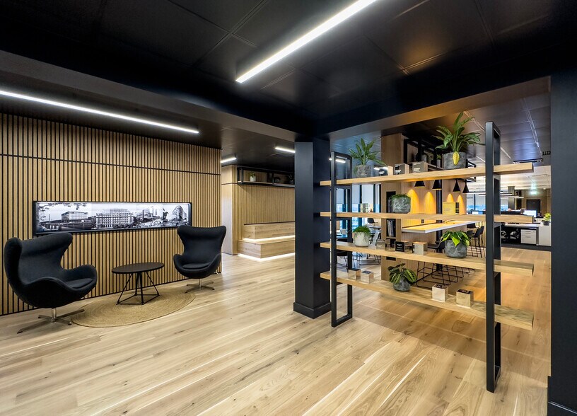 215 Bothwell St, Glasgow for lease - Building Photo - Image 2 of 28