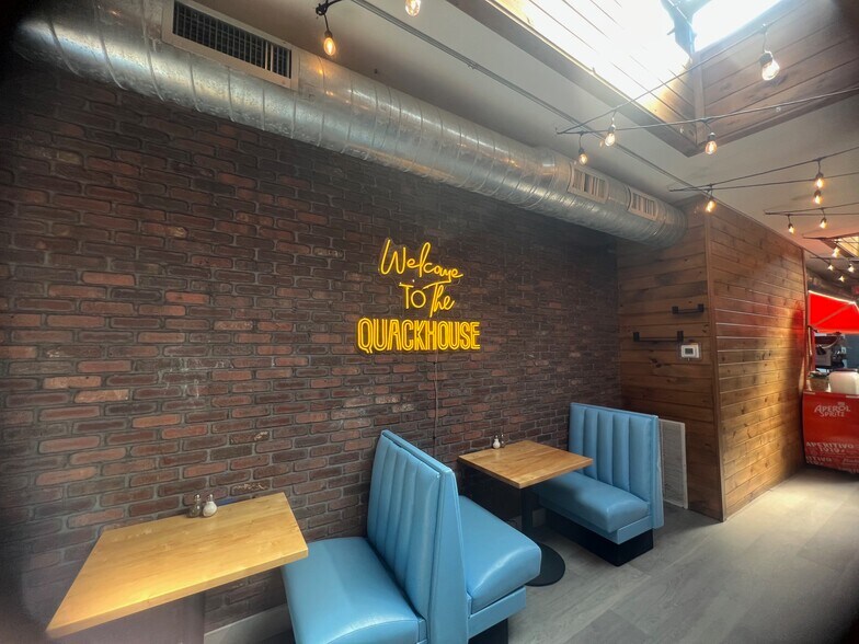 52-54 Bank St, New London, CT à vendre - Photo du bâtiment - Image 3 de 11