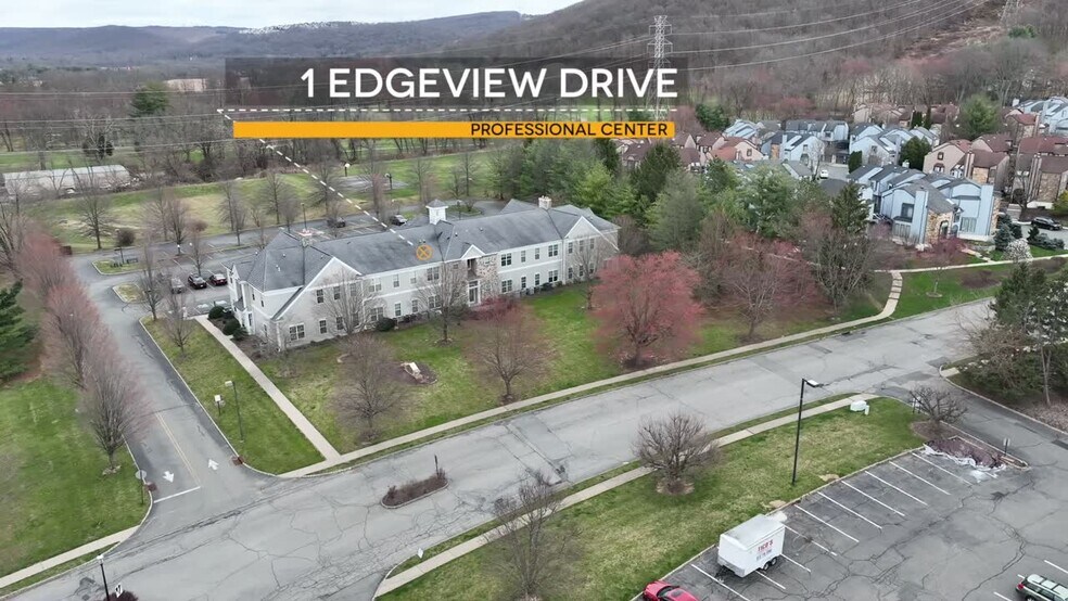 1 Edgeview Dr, Hackettstown, NJ à louer - Vidéo sur l’inscription commerciale - Image 2 de 12