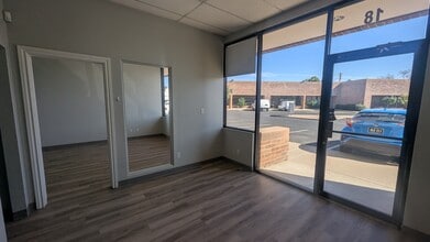 3702 E Roeser Rd, Phoenix, AZ for lease Interior Photo- Image 2 of 4