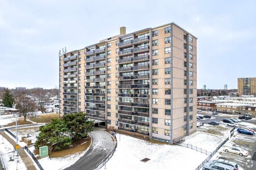 25 Rambler Dr, Brampton, ON à vendre - Photo principale - Image 1 de 20