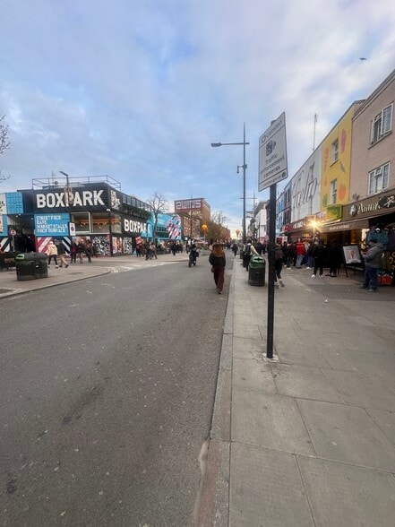 243 Camden High St, London for lease - Building Photo - Image 2 of 3