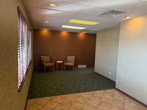 5090-5096 Lovers Ln, Kalamazoo, MI for lease Building Photo- Image 1 of 12