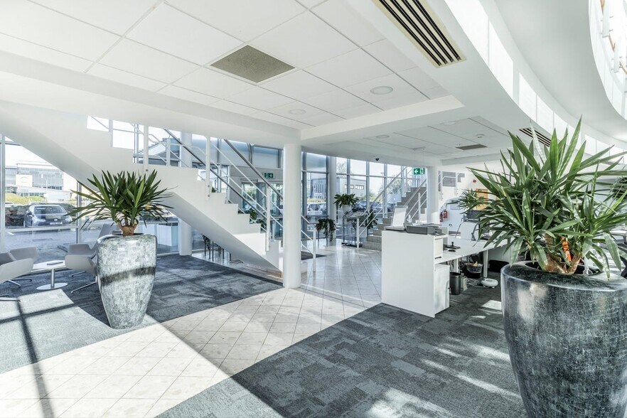 Cygnet Rd, Peterborough à louer - Photo du bâtiment - Image 3 de 7