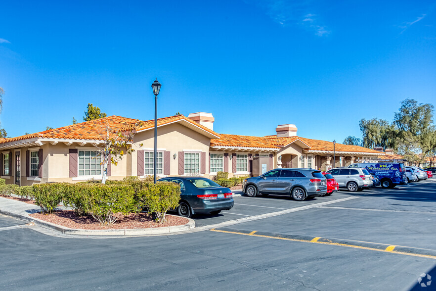 3057 E Warm Springs Rd, Las Vegas, NV for lease - Primary Photo - Image 3 of 16