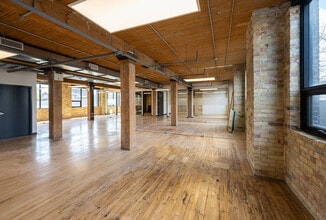 310 Spadina Ave, Toronto, ON à louer Photo intérieure- Image 1 de 4