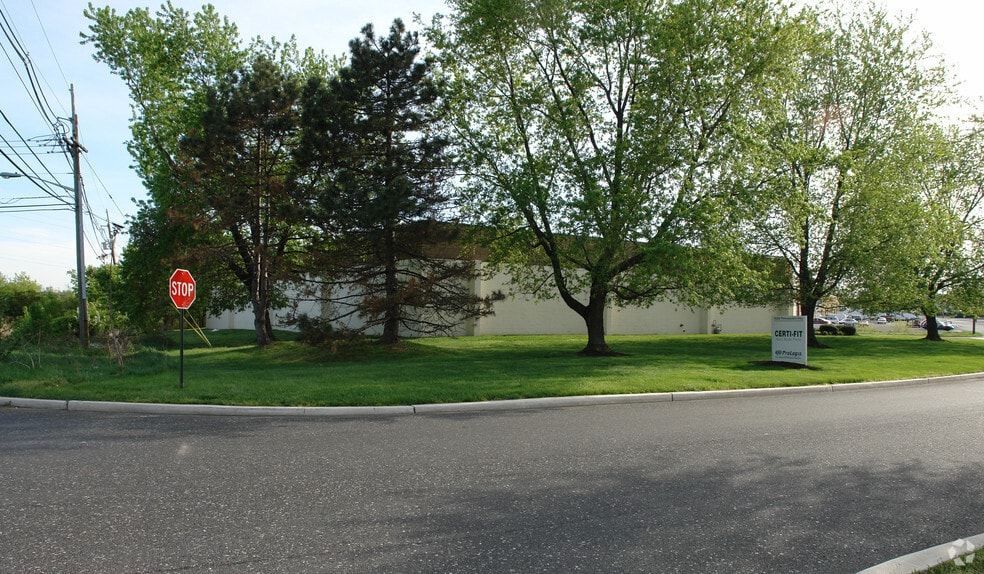 9160 Pennsauken Hwy, Pennsauken, NJ à louer - Photo du bâtiment - Image 3 de 4