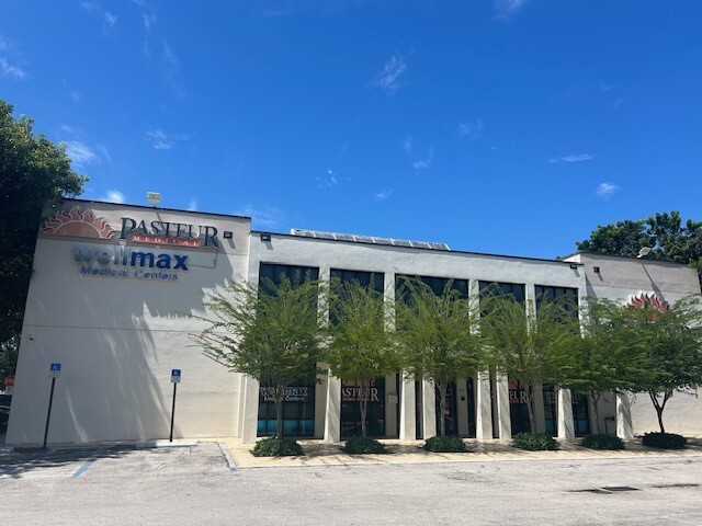 4440 W 16th Ave, Hialeah, FL for sale - Building Photo - Image 2 of 13