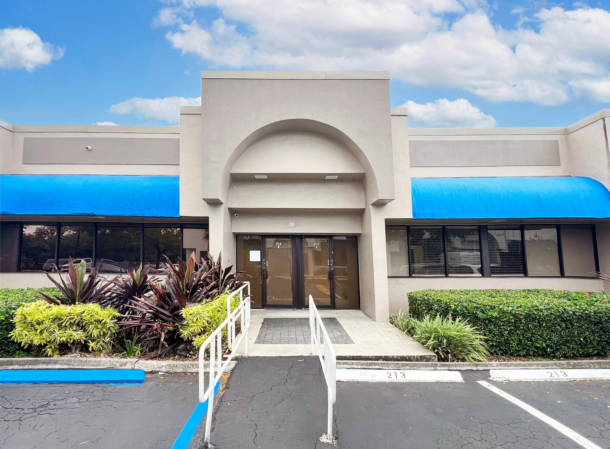 6555 Powerline Rd, Fort Lauderdale, FL for lease Building Photo- Image 1 of 8