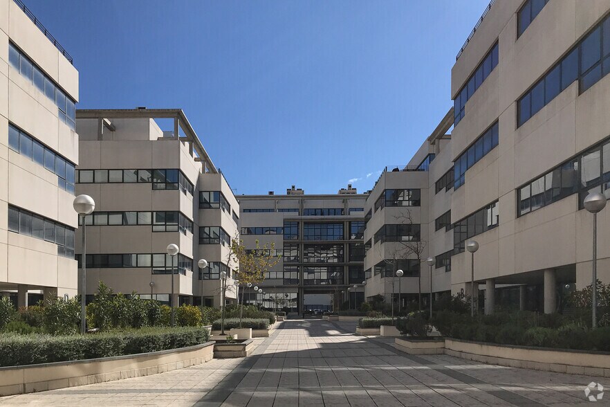Bureau dans Madrid, Madrid à louer - Photo du bâtiment - Image 2 de 3