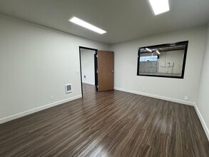 1725 Monrovia Ave, Costa Mesa, CA for lease Interior Photo- Image 2 of 4