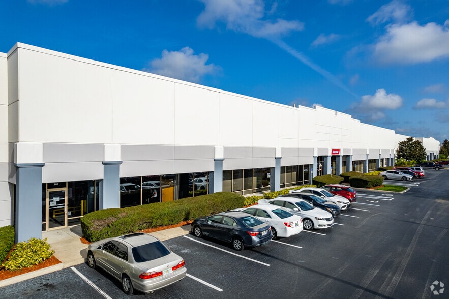 7600 Kingspointe Pky, Orlando, FL for lease - Primary Photo - Image 1 of 15