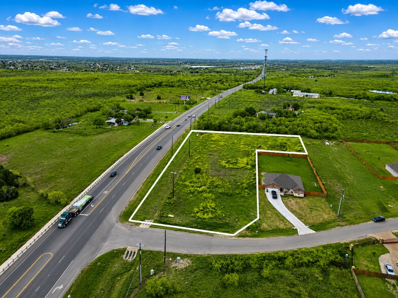 12290 Camino Real, Kyle, TX à vendre - Photo du bâtiment - Image 3 de 4