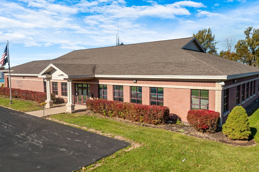 19 E Schuyler St, Oswego, NY for sale - Primary Photo - Image 1 of 20