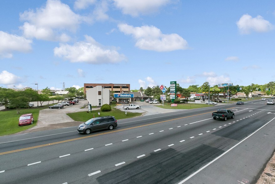 803 Collins Blvd, Covington, LA à vendre - Photo du bâtiment - Image 3 de 4