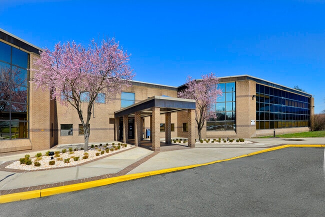 Plus de détails pour 106 Apple St, Tinton Falls, NJ - Bureau à louer