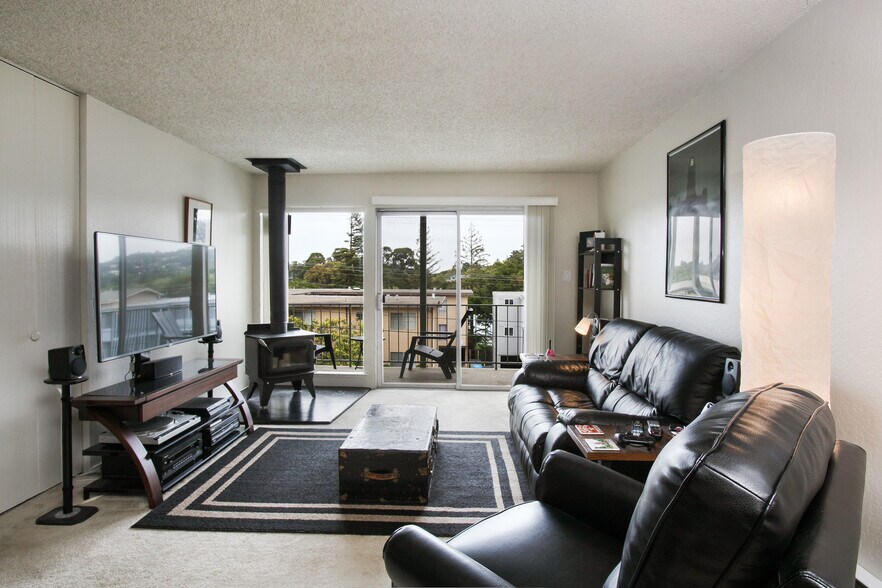 2200 Village Ct, Belmont, CA à vendre - Photo du bâtiment - Image 3 de 60