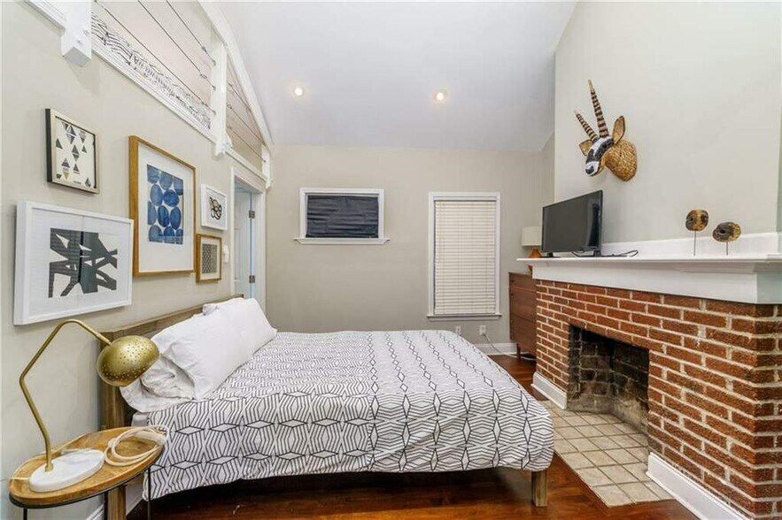 604 Glen Iris Dr NE, Atlanta, GA à vendre - Photo intérieure - Image 3 de 22