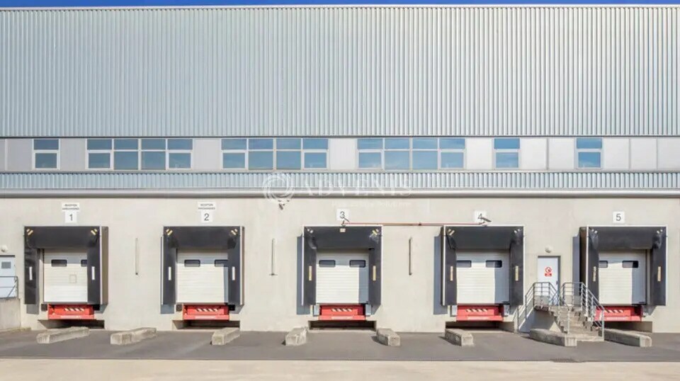 Industriel dans Combs-la-Ville à louer - Photo du bâtiment - Image 2 de 4