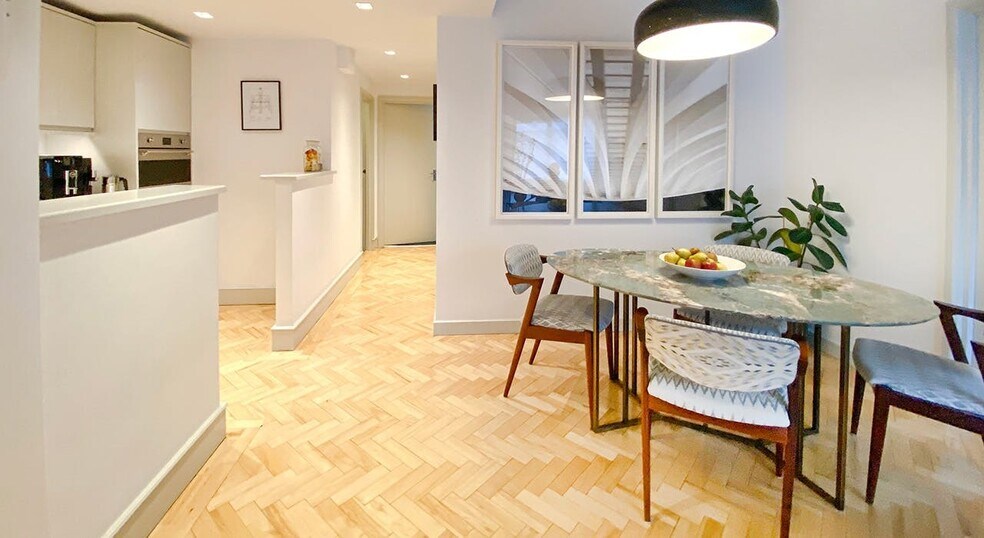 92 Lots Rd, Londres à vendre - Photo du bâtiment - Image 2 de 10