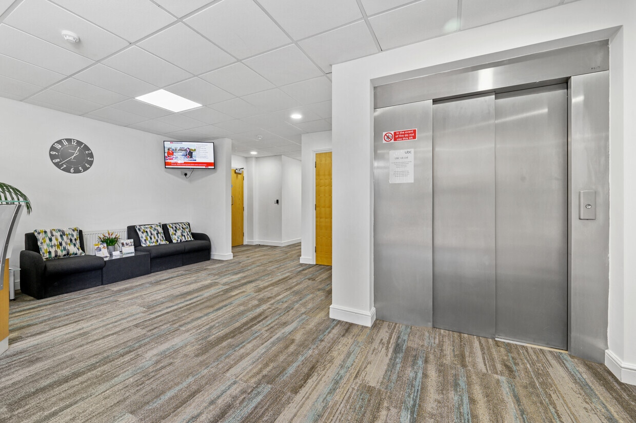 Tetbury Rd, Cirencester for lease Interior Photo- Image 1 of 5