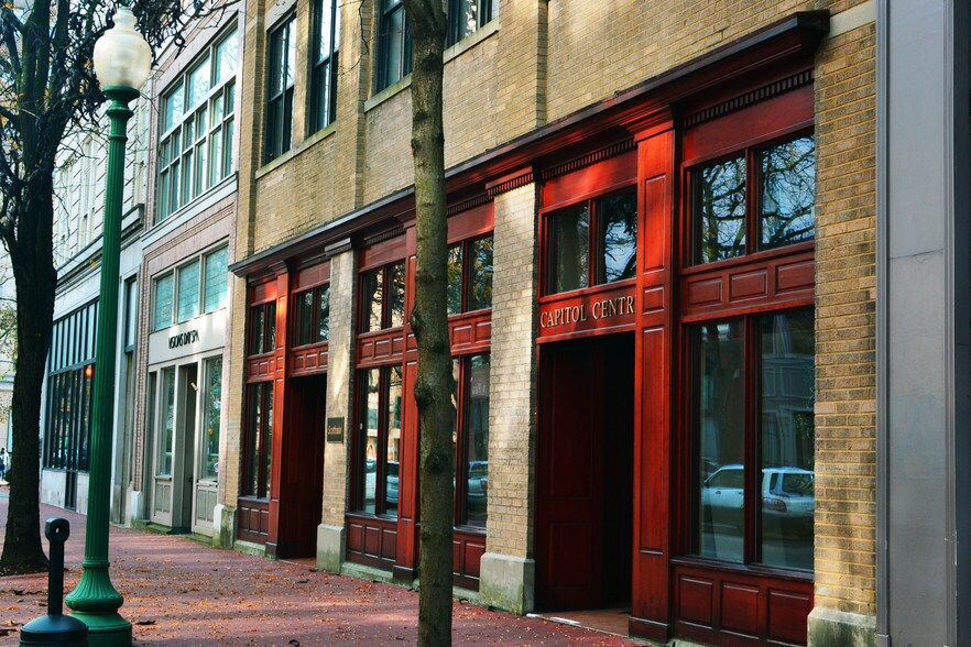 232 Capitol St, Charleston, WV à louer - Photo du bâtiment - Image 2 de 19
