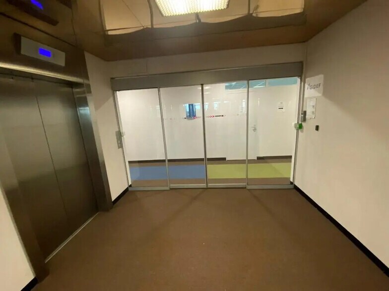 Bureau dans Choisy-le-Roi à louer - Photo du bâtiment - Image 3 de 7