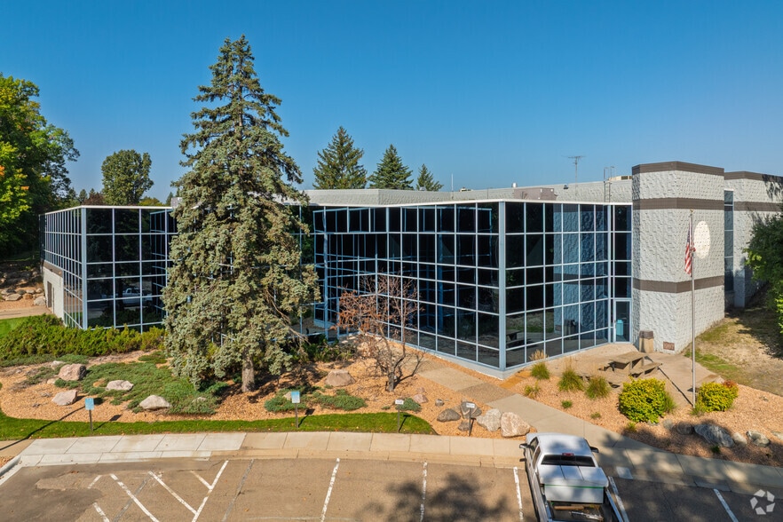 4100 Peavey Rd, Chaska, MN for lease - Primary Photo - Image 1 of 4