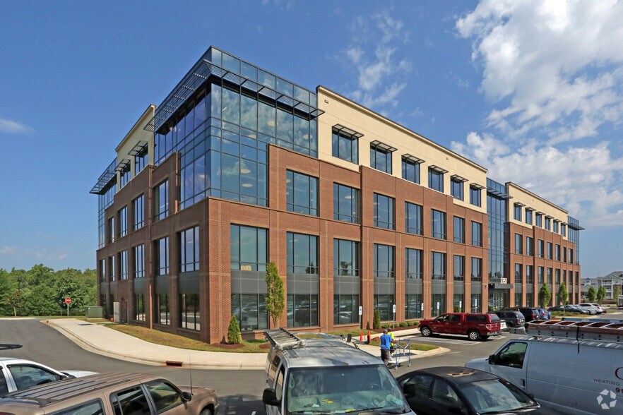 7751 Brier Creek Pky, Raleigh, NC for lease - Building Photo - Image 2 of 9