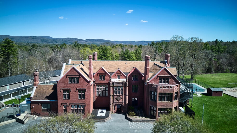 349 Old Stockbridge Rd, Lenox, MA à vendre - Photo du bâtiment - Image 2 de 32