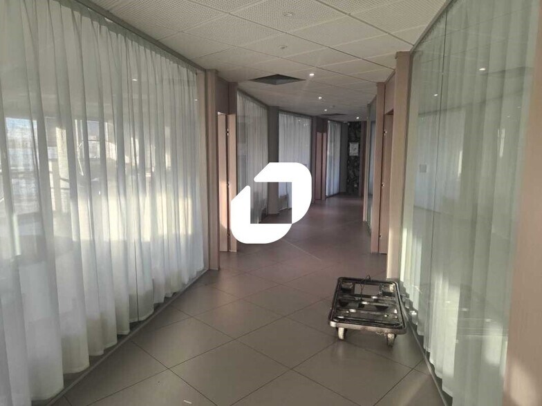 Bureau dans Nanterre à louer - Photo intérieure - Image 1 de 7