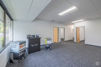 1495-1497 Zephyr Ave, Hayward, CA à louer Hall d’entrée- Image 2 de 14