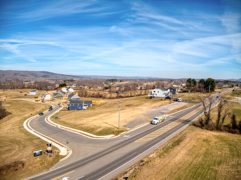 3966 Prices Fork Rd, Blacksburg, VA à vendre - Photo principale - Image 2 de 22