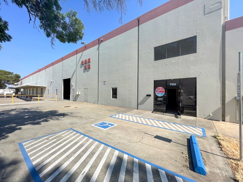 3900 Florin Perkins Rd, Sacramento, CA for lease - Building Photo - Image 2 of 8