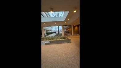 Northfield Plz, Northfield, IL à louer - Vidéo sur l’inscription commerciale 