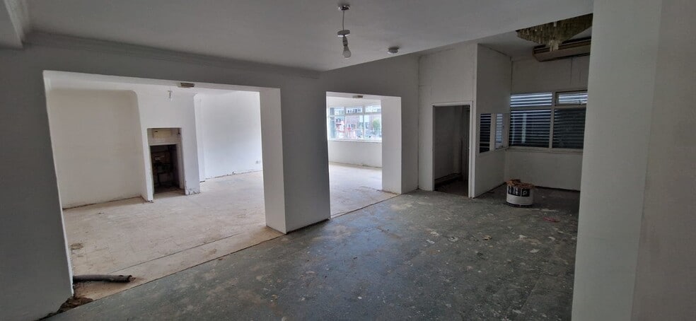 12-13 Weston Sq, Macclesfield for lease - Building Photo - Image 3 of 11