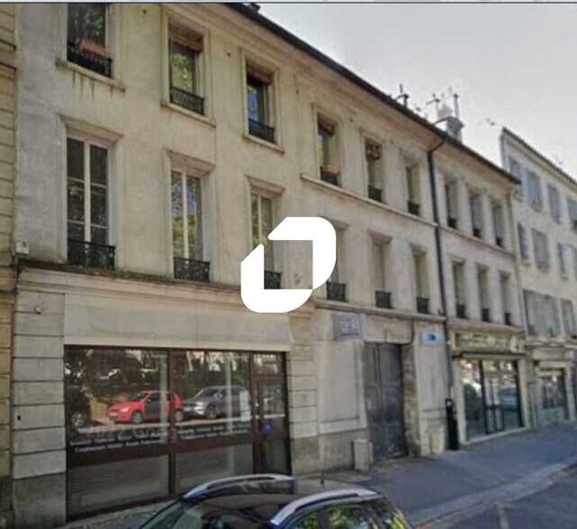 Retail in Versailles for lease - Building Photo - Image 1 of 3