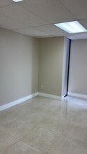 12955 Biscayne Blvd, North Miami, FL à louer Photo intérieure- Image 2 de 4