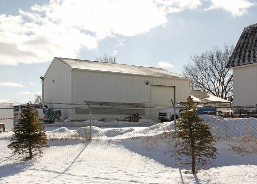 6784 Whitmore Lake Rd, Whitmore Lake, MI à vendre - Photo du bâtiment - Image 1 de 1