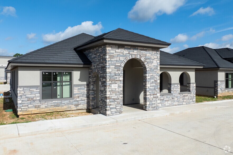 25201 FM 2978 Rd, Tomball, TX à vendre - Photo du bâtiment - Image 3 de 20