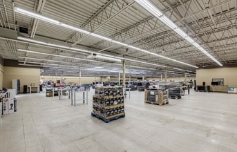 1319 Bloor St W, Toronto, ON à louer Photo intérieure- Image 1 de 4