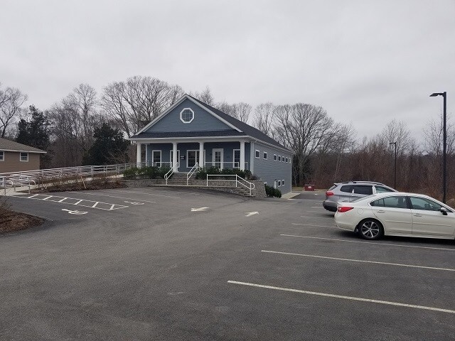 2302 Gar Hwy, Swansea, MA à louer - Photo du bâtiment - Image 2 de 14
